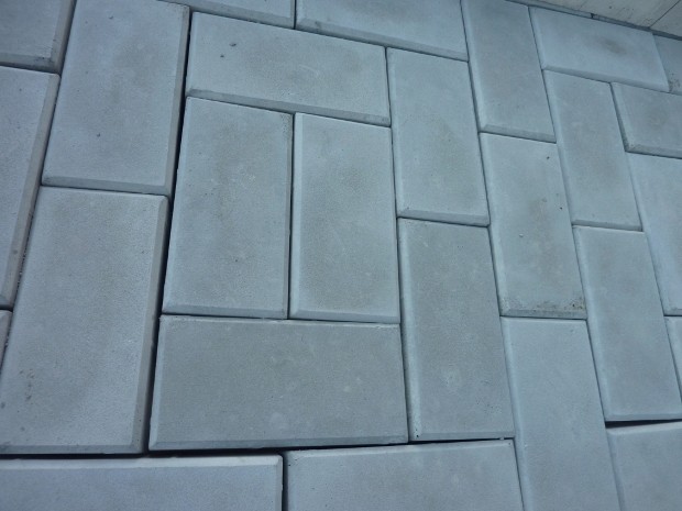 Тротуарная плитка кирпич гладкий серый