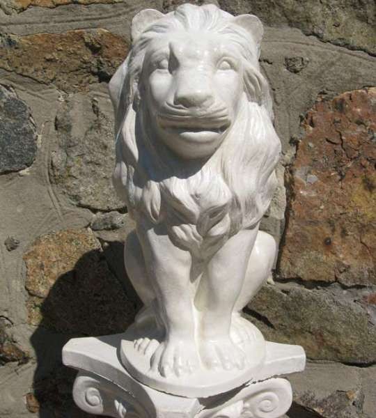 Статуя Лев